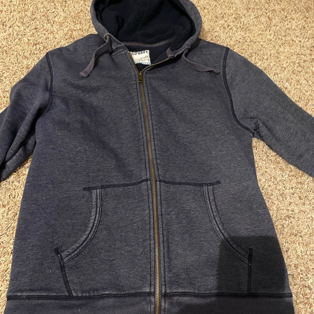 Mens Old Navy full zip sweatshirt fleece lined in size large.Gently used in navy